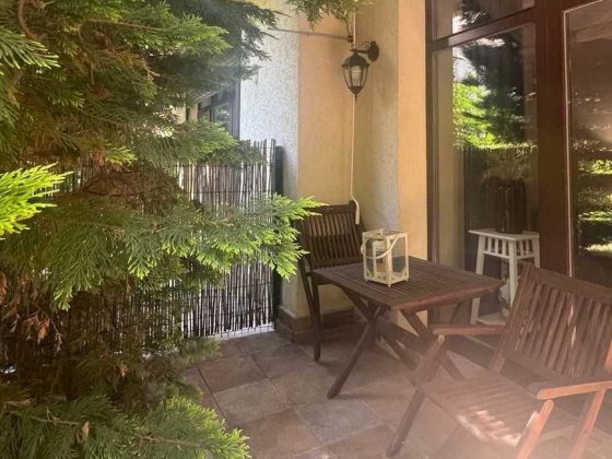 shev-01 Невеликий будинок у місті на вул Сергія Єфремова