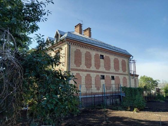 Будинок с дiлянкою 10.7 соток , з гаражем, та пiдвалом Одесса