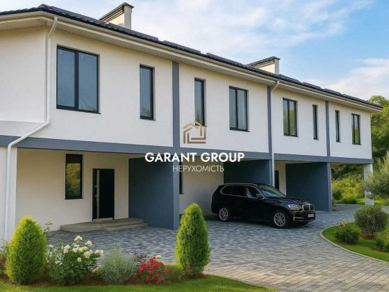 Таунхаус з власним бомбосховищем в Київському районі