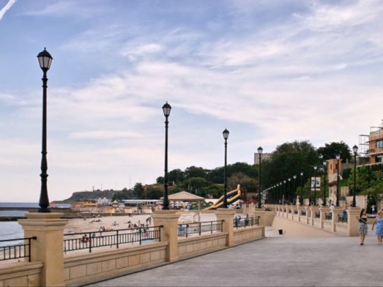 Продается дом участок  2 сотки возле МОРЯ Золотой берег/ 16 ст.Фонтана