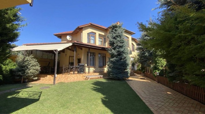 Дом на Фонтане, ул. Макаренко . 14 ст Б Фонтана - фото 1