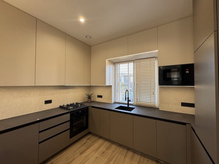 Дуплекс з ремонтом та меблями! Центральні комунікації! - фото 1