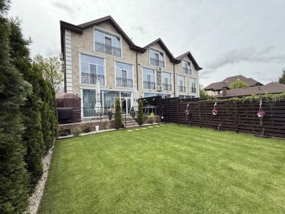 Таунхаус з ремонтом 200м2, 3 сотки, газ, ліцей, Петропавлівська Борщаг Петропавловская Борщаговка