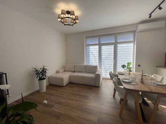 Продається дуплекс 97 м² з ремонтом, меблями та каміном Петропавлівська Борщагівка