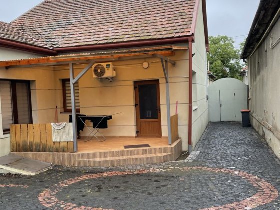 ЗакарпатБереговеЕНЕРГОНЕЗАЛЕЖ НайніжнішийБудин/42-метриЦентрПоручВсе Берегове