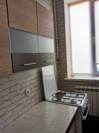 Сдаю часть дома с гаражом в центре города - фото 1