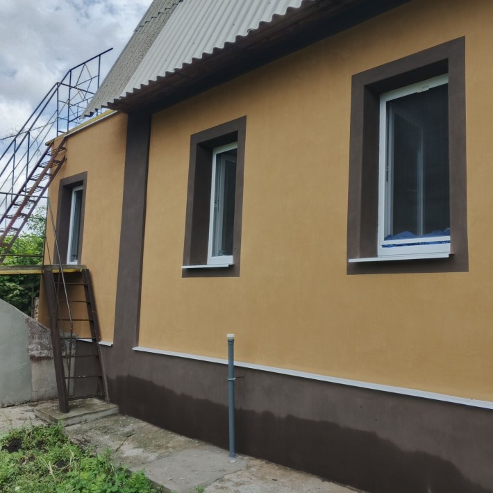 Сдаю шикарный дом в тихом центре г.Мерефа - фото 1