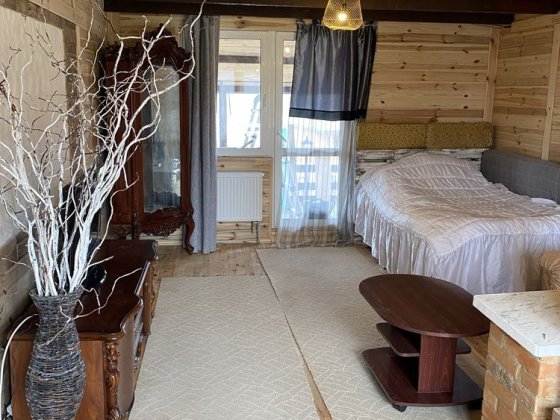 Оренда будинку біля озера Обухов