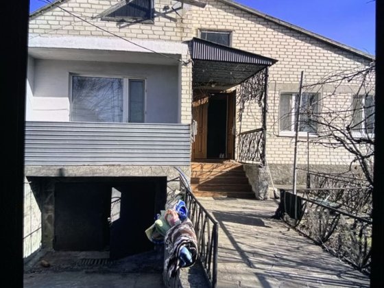 Сдам добротный дом