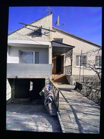 Сдам добротный дом - фото 1