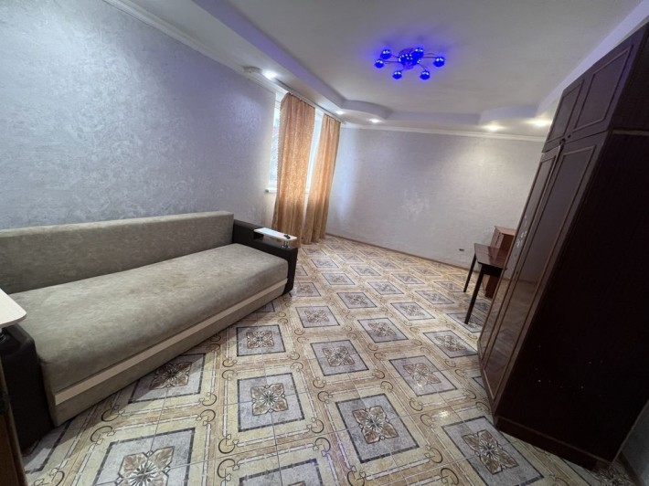 Оренда 2 кімнатного будинку на Зарічанській - фото 1