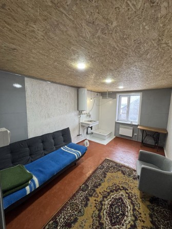 Здаю кімнату в селі Острів вул, Набережна - фото 1