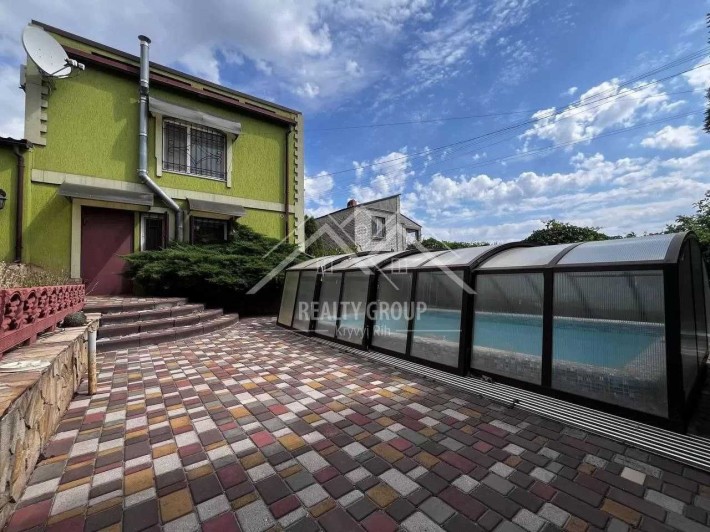 Оренда двоповерхового будинку-дачі з басейном в Мар"янівці. - фото 1