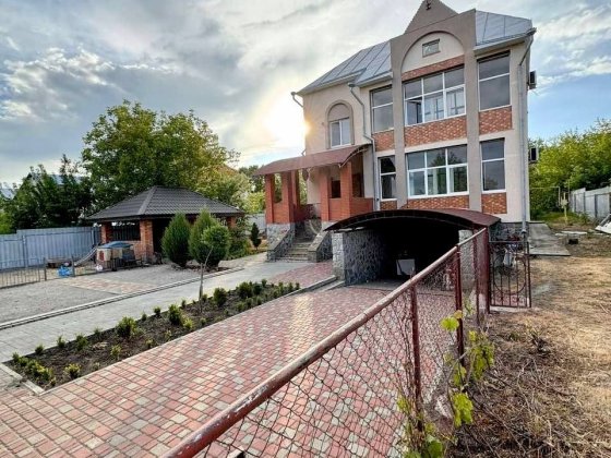 Сдам срочно Дом с ремонтом Полтава