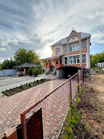 Сдам срочно Дом с ремонтом - фото 1