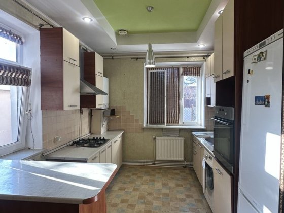 Здам частину будинку з окремим входом та гаражем, район Басівкут! Рівне