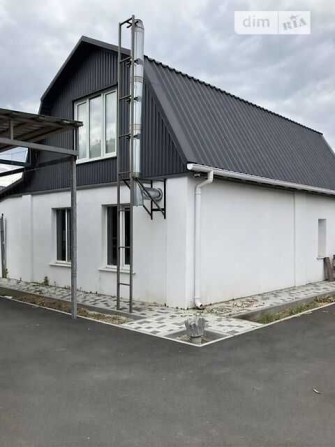 Двоповерховий будинок з сучасним ремонтом. СВІТЛО НЕ ВИМИКАЮТЬ. - фото 1