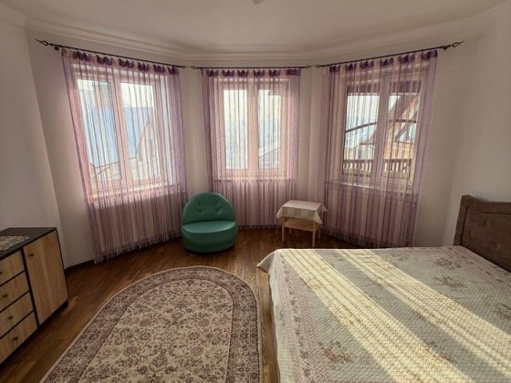 Оренда 6-ти кімнатного будинку (новобудова), по вул. Коцюбинського Черновцы