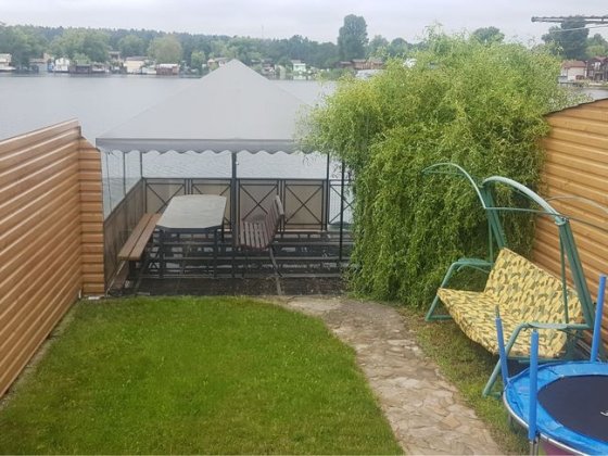 Будинок  біля води