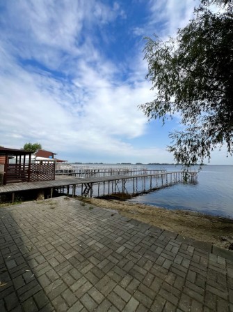 Оренда причалу з будинками біля води - фото 1