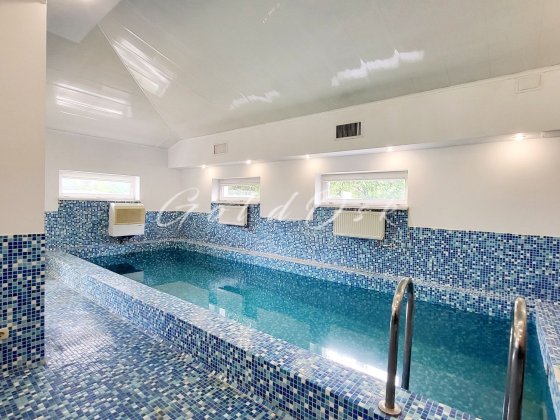 Оренда Будинку Осокорки.Поруч Фора.Басейн.Камін.Поруч Дніпро Киев