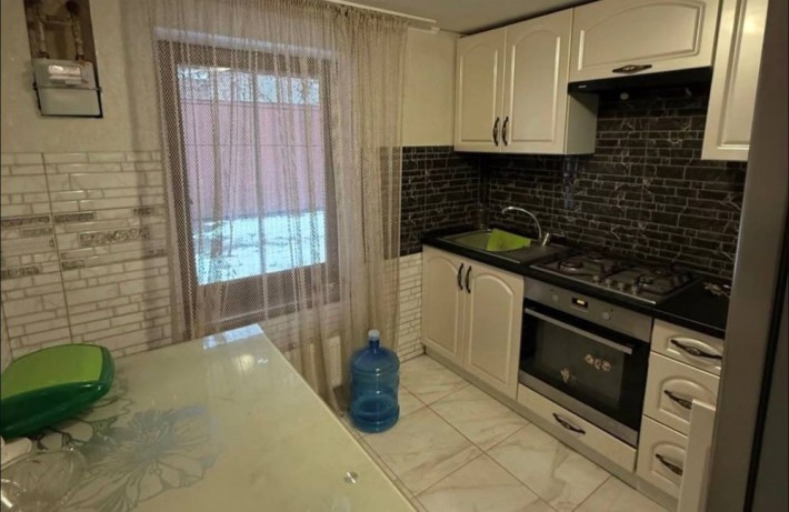 Сдам Дом низ Рабочей Ул. Нарымская СВЕТ НЕ ВЫКЛЮЧАЮТ - фото 1