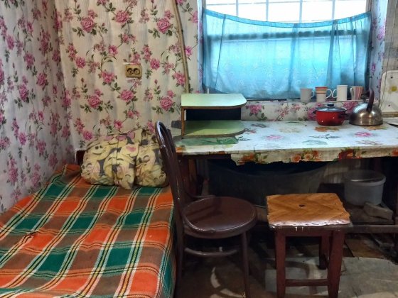 Сдам 1-комнатную, отапливаемую времянку, вода, газ. Мирный.