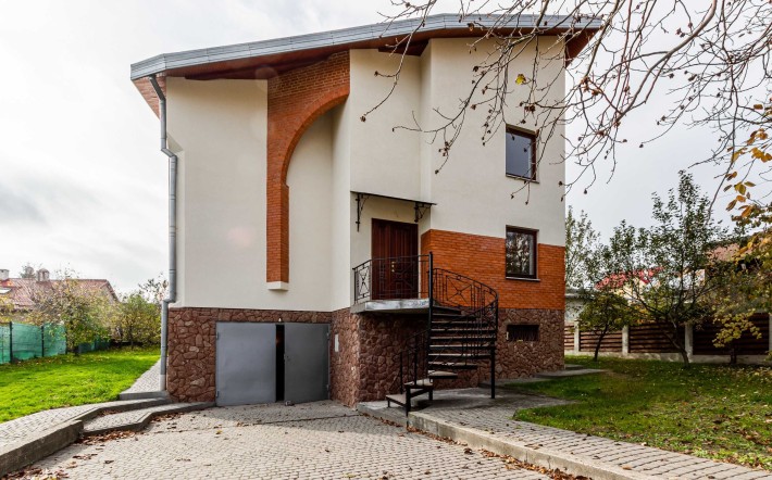 6-к. особняк з земельною ділянкою 9 соток за вул. Малоголосківська - фото 1