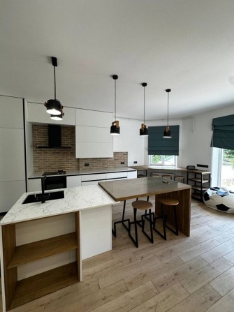 Оренда котеджу біля соснового лісу в Брюховичах - фото 1