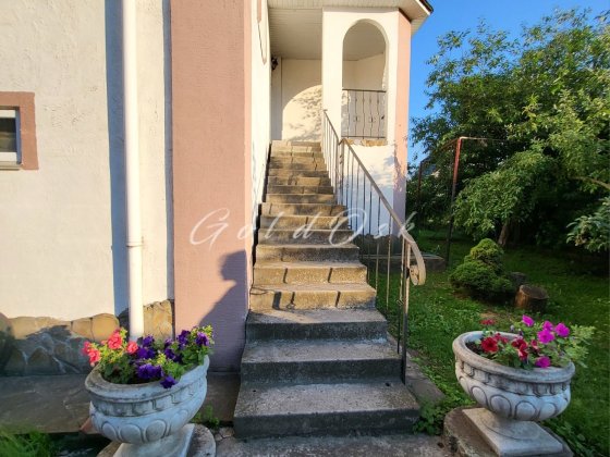 Здам Будинок поруч Озеро.Осокорки.4 км вiд метро. Киев