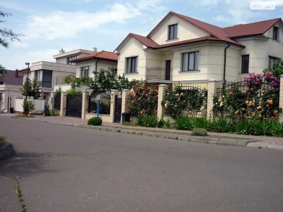 Новый модный дом в Совиньоне. Двор-ландшафтн.дизайн.Место д/2-ух авто. Одеса