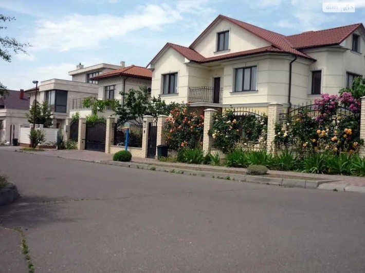 Новый модный дом в Совиньоне. Двор-ландшафтн.дизайн.Место д/2-ух авто. - фото 1