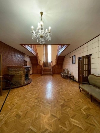 Сдам дом 8 комнат 500 м, с подвалом, сауна,гараж, можно с животными! - фото 1