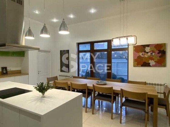 Стильний Квітки -Основ'яненка Голосіївський Печерськ Центр 10хв Київ