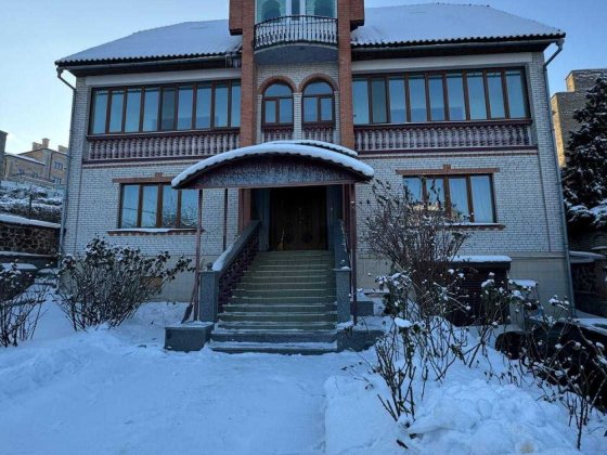 Аренда дома на Печерске 800м2 с панорамным видом можно под ПОСОЛЬСТВО Киев