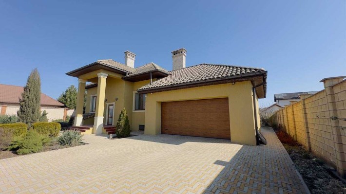 Аренда дома в Совиньоне у моря | 2 этажа, терраса, гараж, генератор. - фото 1