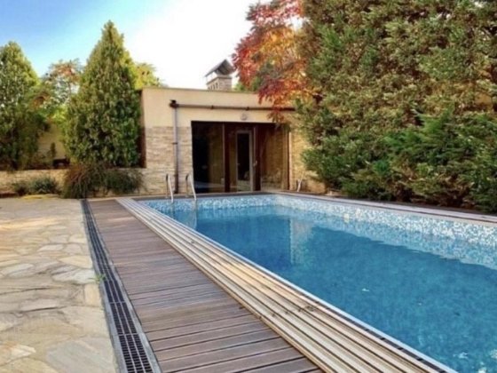 Аренда ДОМА в Совиньоне,  Бассейн,  Подвал Одеса