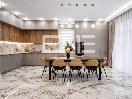 біля КМ КОНИК Шикарний автономний будінок Киев