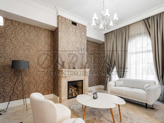 Розкішний великий будинок в Крюківщіні поруч парк, озеро та ліс Крюковщина