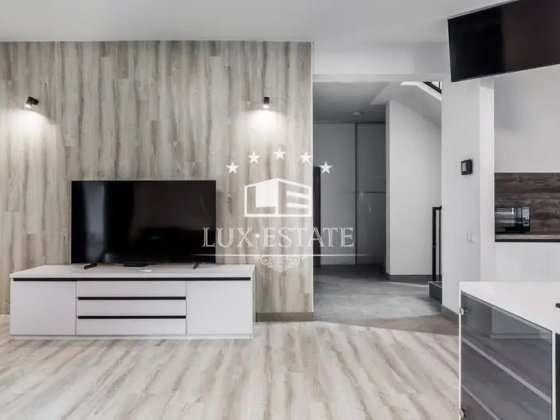 Аренда 2-этажного современного дома 145 м² с генератором в с. Гатное Гатне