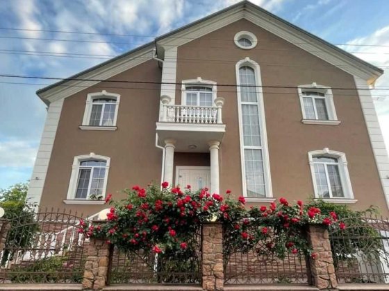 Оренда будинку з власним виходом до річки 7000уе Козин