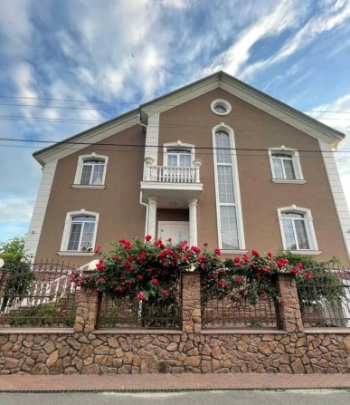 Оренда будинку з власним виходом до річки 7000уе - фото 1