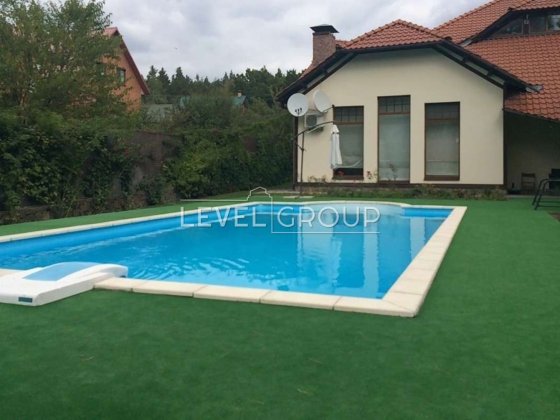 Ходосівка. Прекрасна садиба для сімї в оточенні лісу з басейном. Ходосівка