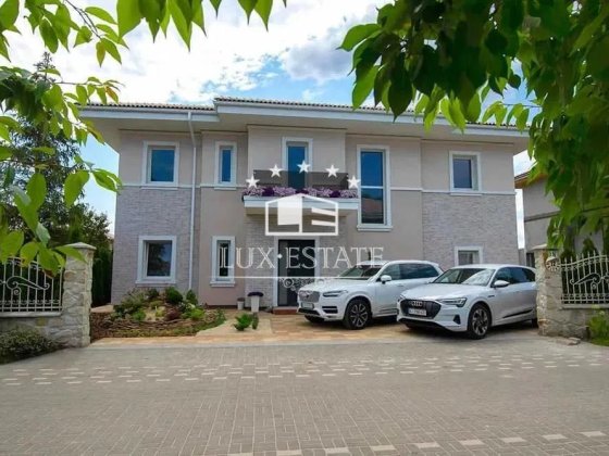 Аренда современного дома с бассейном в КГ «Золоче Прованс» Вишенки