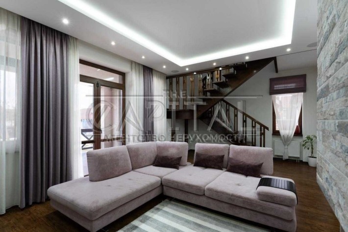 Оренда / Будинок / 250 м2 / Гнідин / вул. Буркута - фото 1