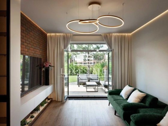 Таунхаус 130 м² в Золоче, первая аренда, закрытый коттеджный городок Вишенки