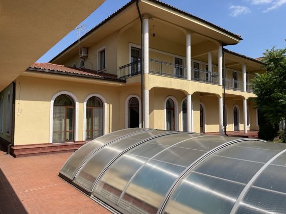 Аренда дома с выходом на Днепр и катером! КГ «Тайчик»! Вишенки