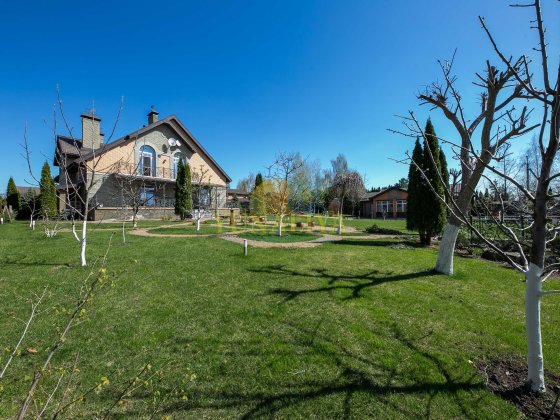 Дом на берегу озера в КГ «Вишневе містечко», «Золоче» в  с. Вишеньки! Вишеньки