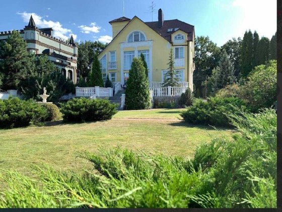 Оренда автономного будинку 492 м², 25 соток, Лісники, інвертор 16 кВт Лесники