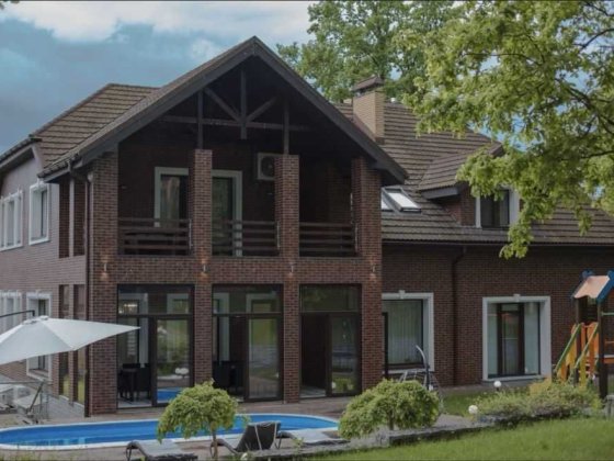 Оренда / Будинок / Стоянка Стоянка